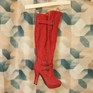 LADIES BOOTS - SIZE 10